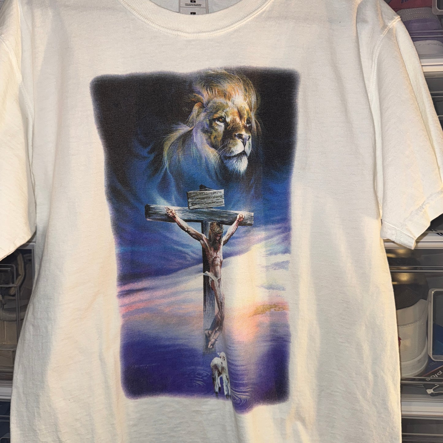 Vintage Jesus Tee - Lion Lamb Jesus - L - 21 X 30